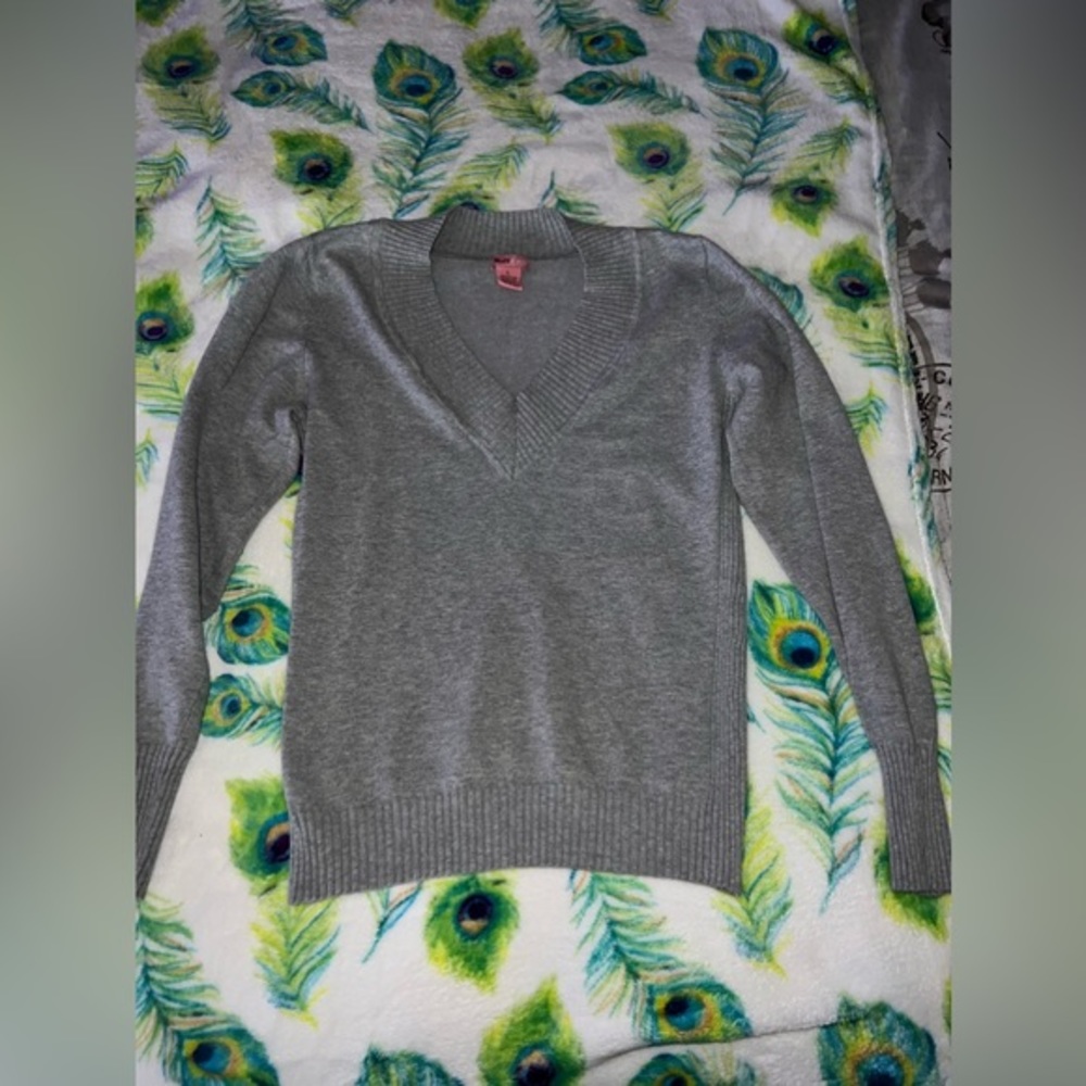 Max‎ rave v-neck sweater